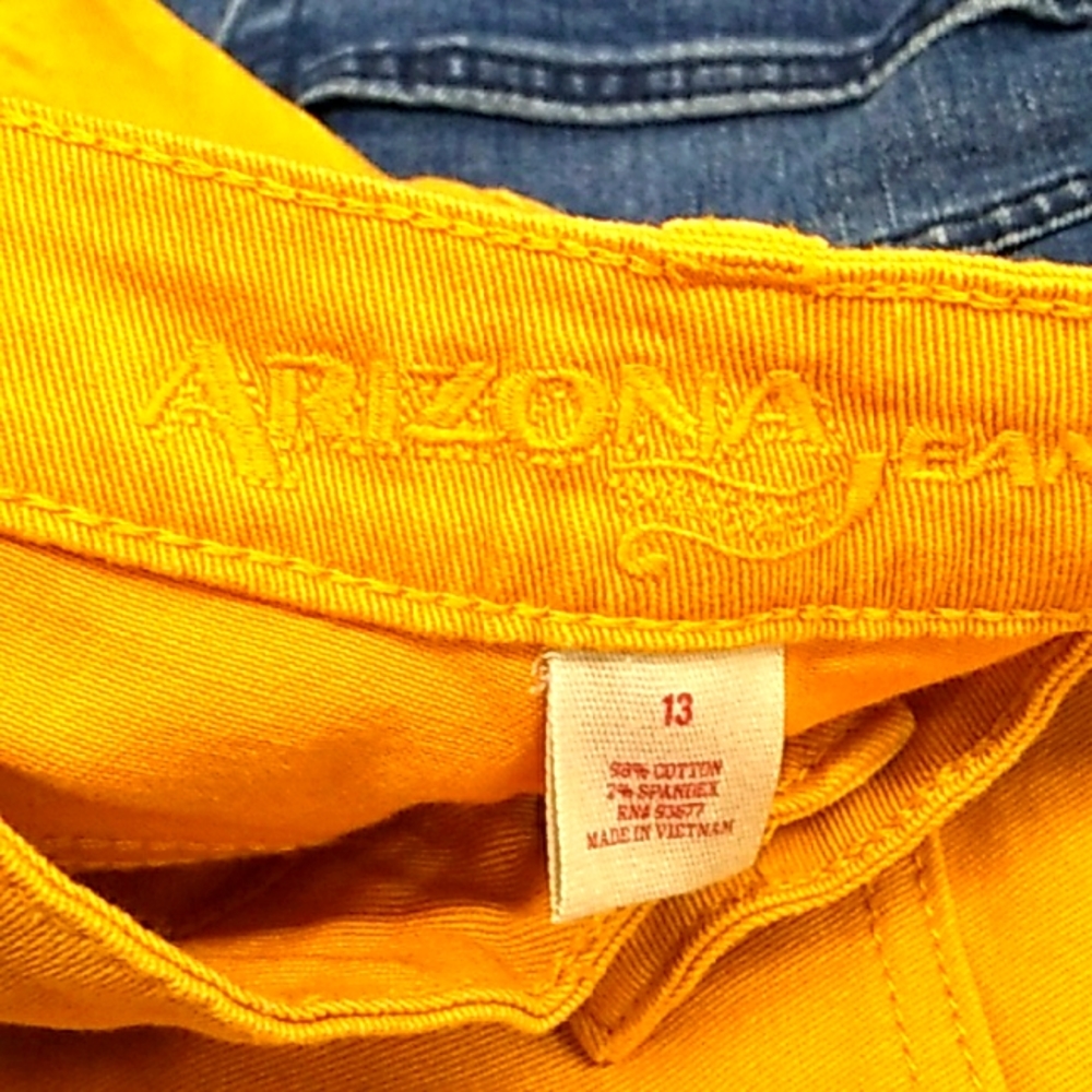 MUSTARD GOLD SUPER SKINNY JEANS NWOT ARIZONA